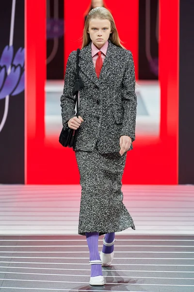 Look 11